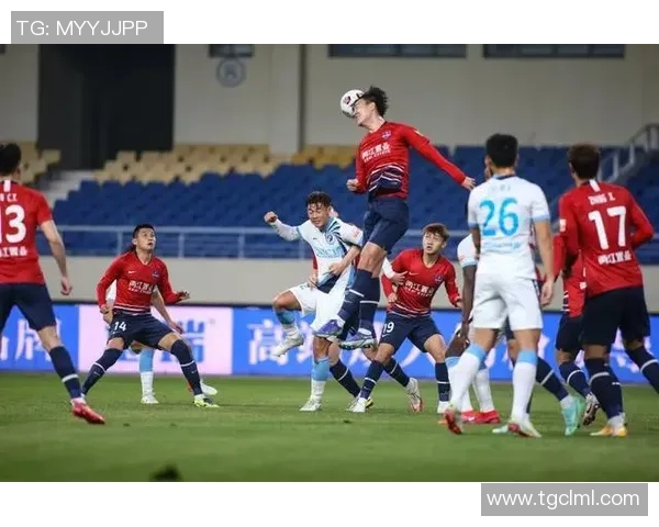 重庆羽毛球队防守策略解析与技术提升探讨